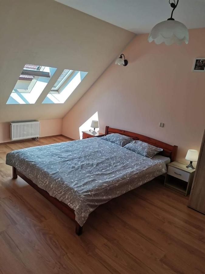 Boczna 9 *